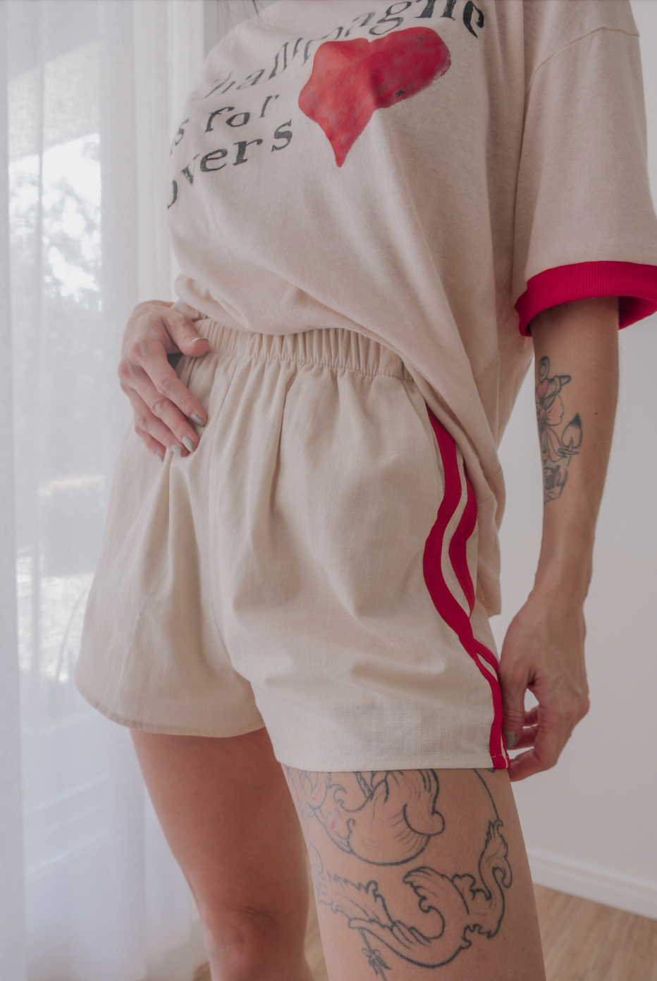 Tilly Shorts - Beige / Red