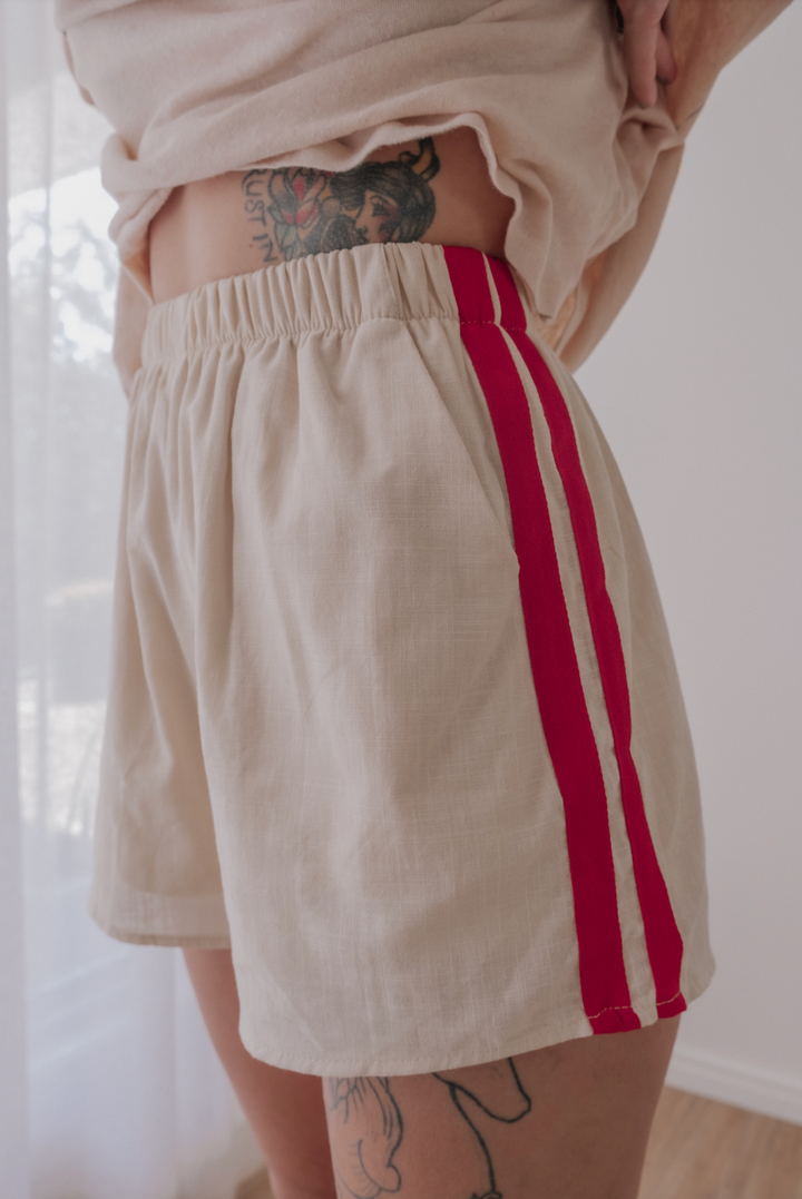 Tilly Shorts - Beige / Red